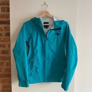 The North Face Venture Jacket in Kokomo Green (XS)